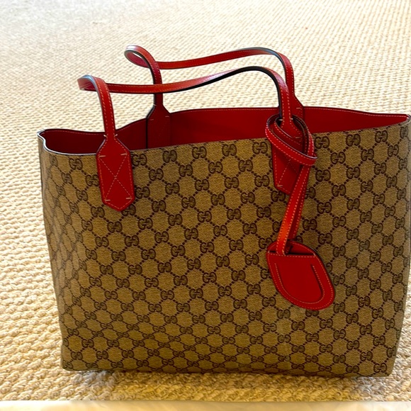 Gucci tote - Picture 1 of 3